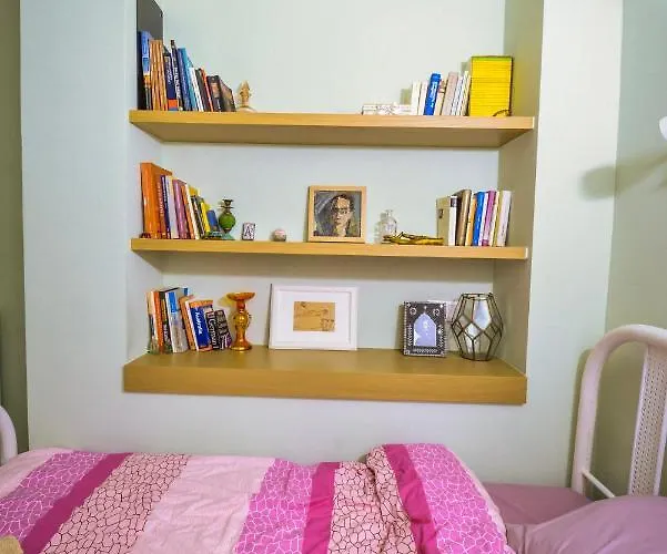 Gorgeous In The Center Apartment *