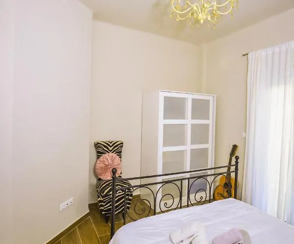 Gorgeous In The Center Apartment Thessaloniki